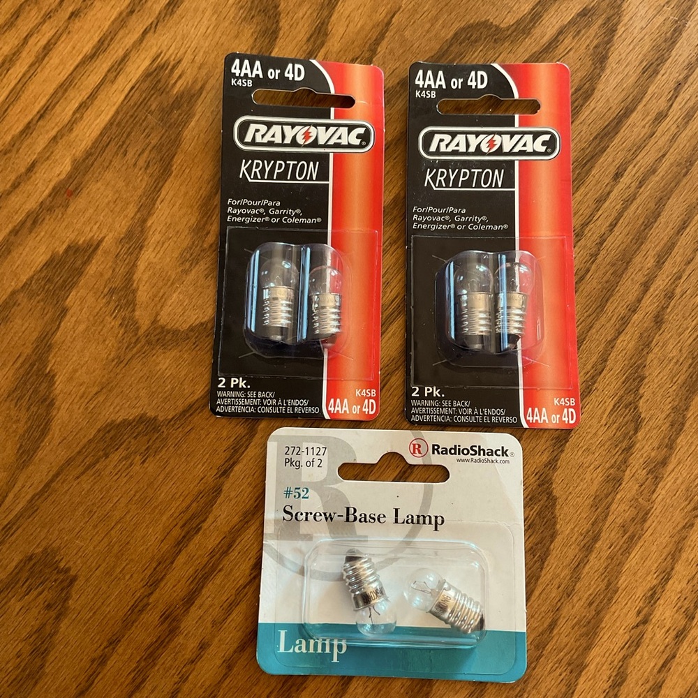 New Rayovac Krypton 4AA or 4D Bulbs, Radio Shack Screw-Base Lamp